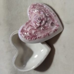 VTG Pastel Pink Ceramic Heart Trinket Box Kingdom Collectibles